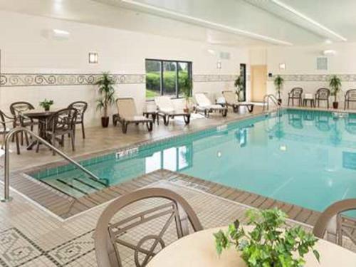 Hampton Inn & Suites Chicago/Saint Charles Εξωτερικό φωτογραφία