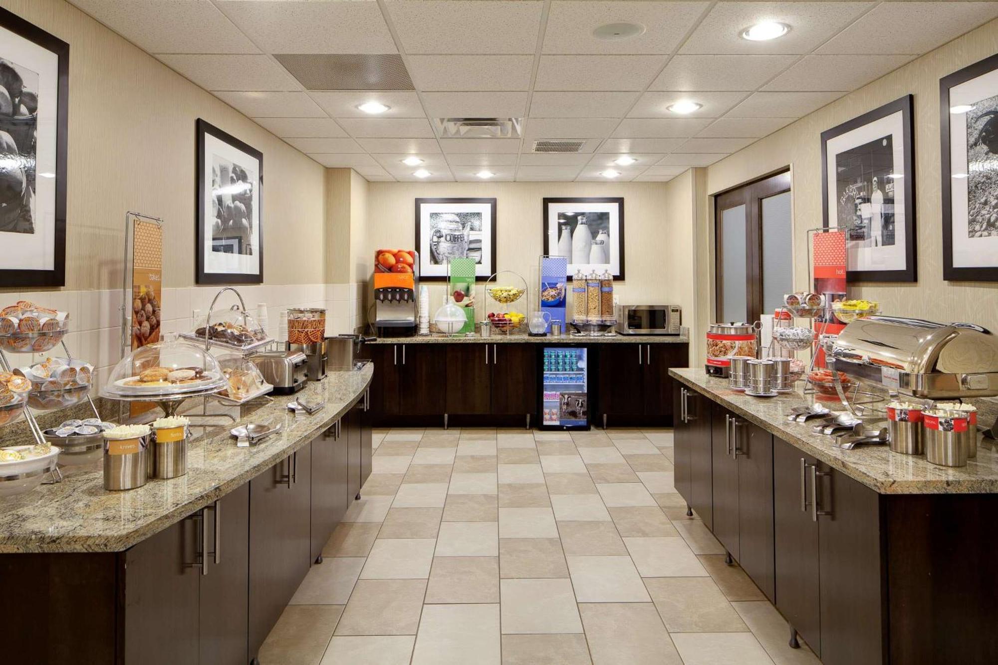 Hampton Inn & Suites Chicago/Saint Charles Εξωτερικό φωτογραφία